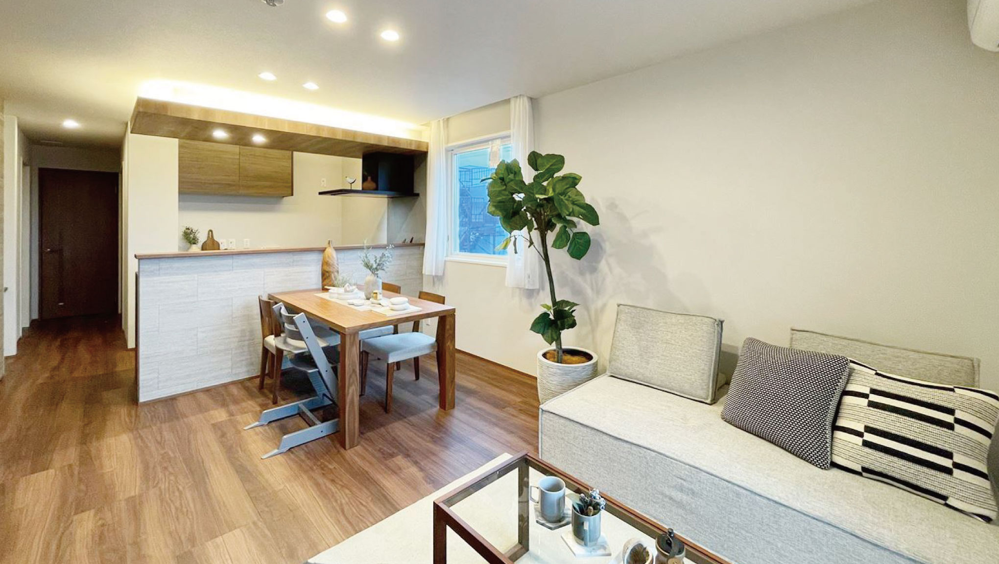310号室 Living Dining Kitchen