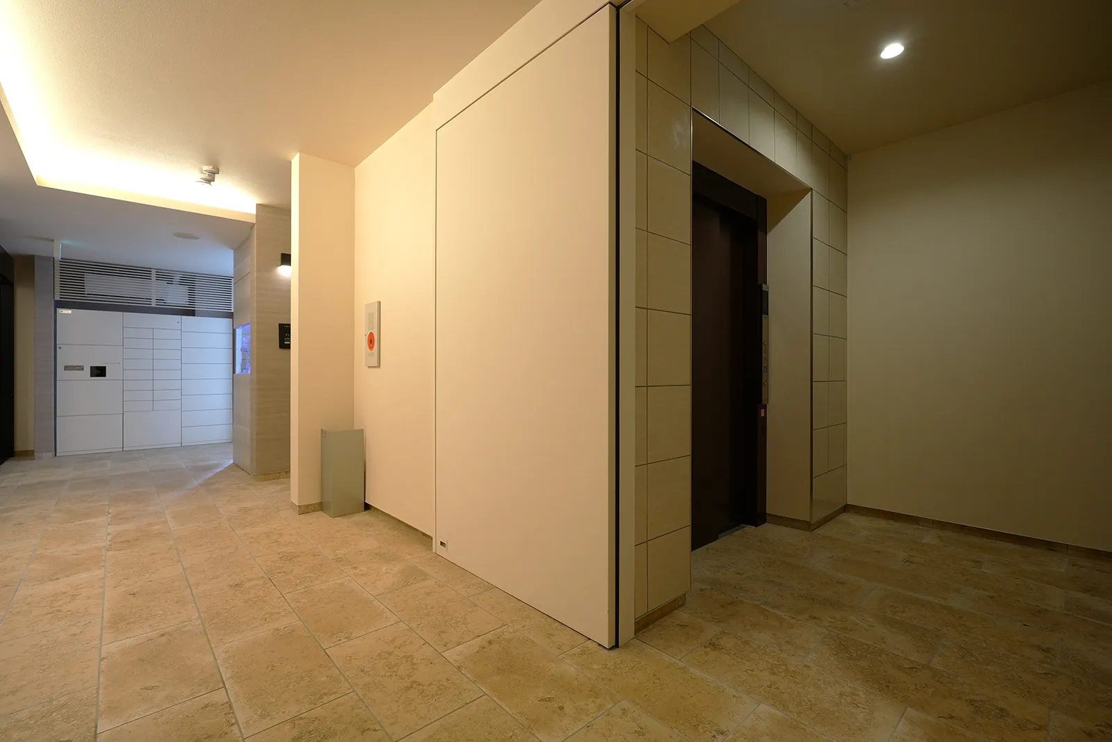 エントランスホール