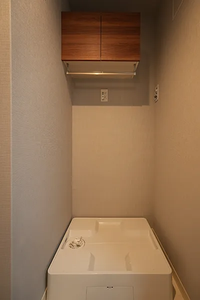 ランドリー吊戸収納